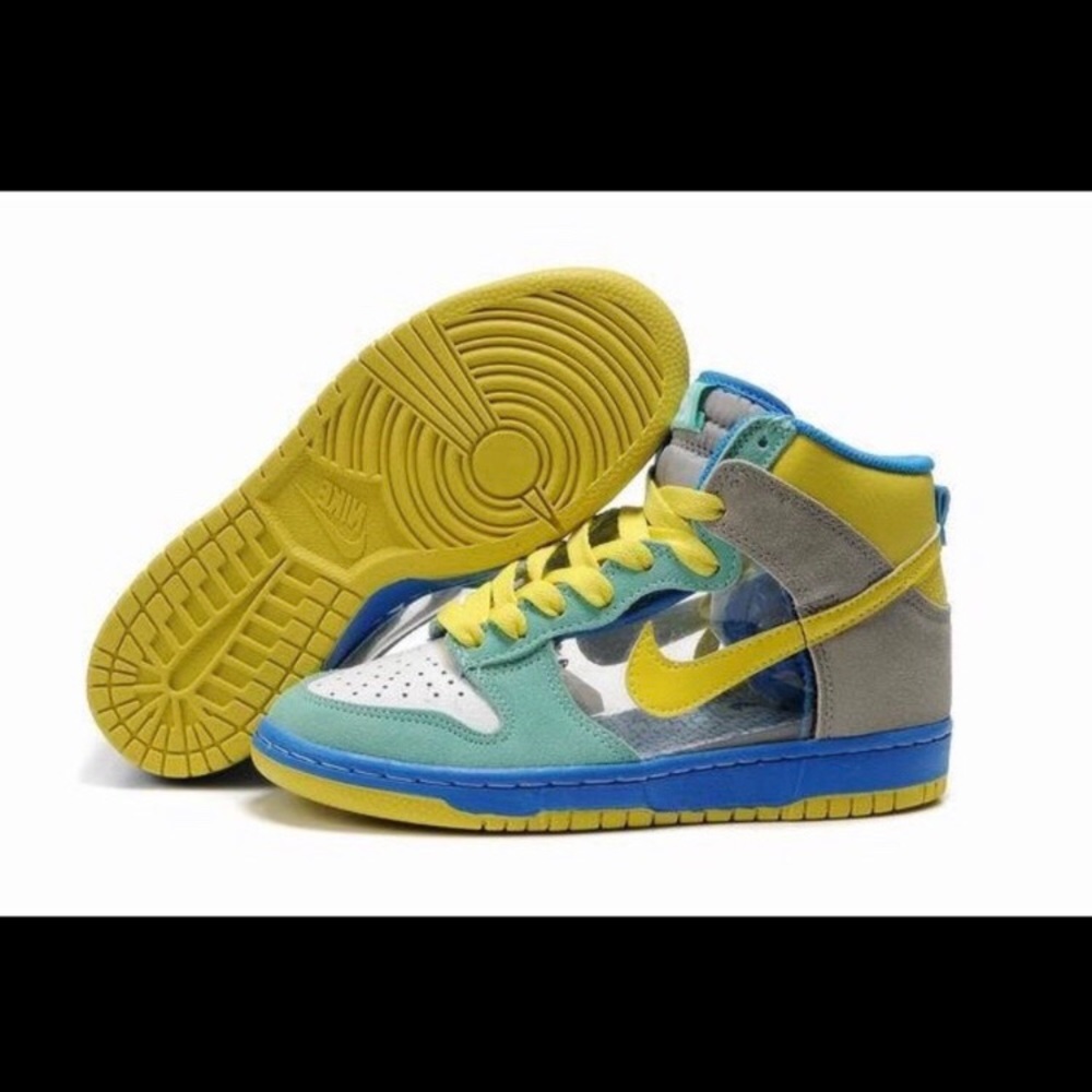 GUC women’s Nike Sky-hi dunk sneakers 6.0
